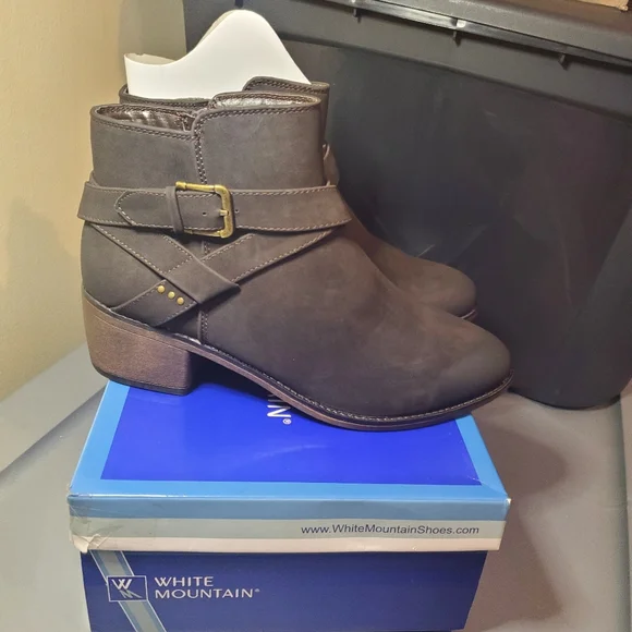 White mountain Yandra Brown Suede Smooth Buckled Western Boho Booties Size 10 - Picture 6 of 9